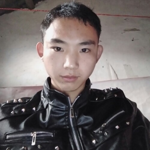 颦蹙的照片