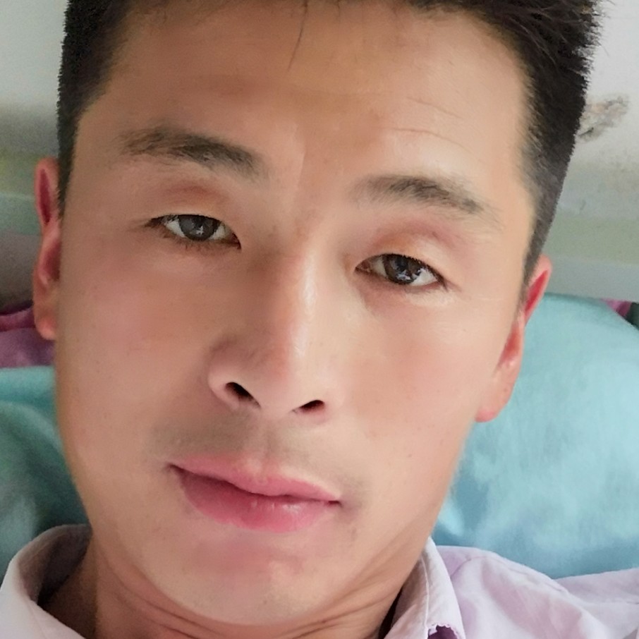 呆萌闻爱情的照片
