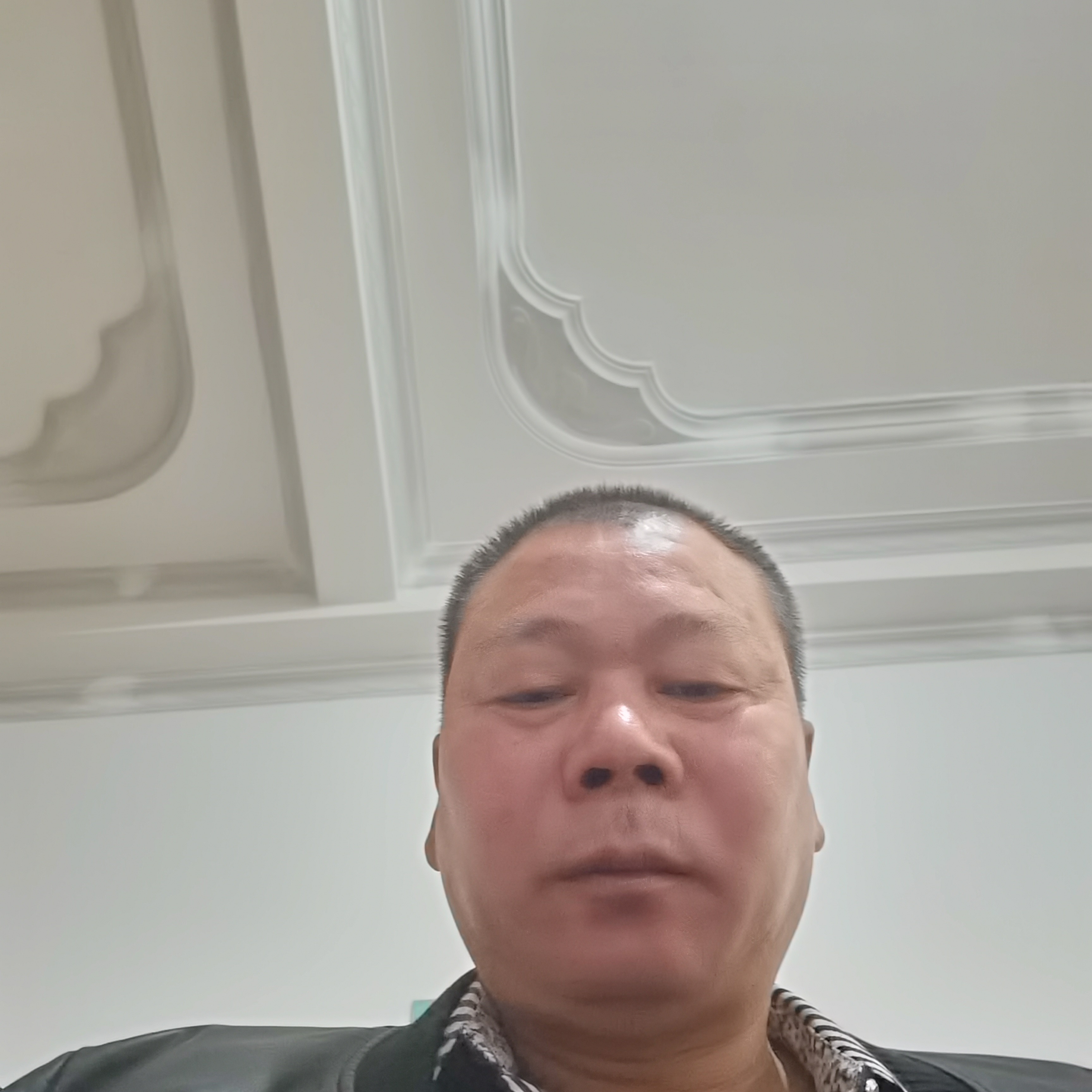 凶狠打暖光的照片