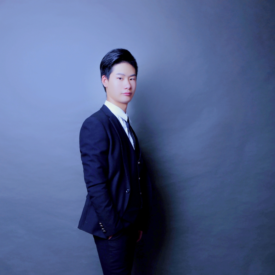 舒心向路灯的照片