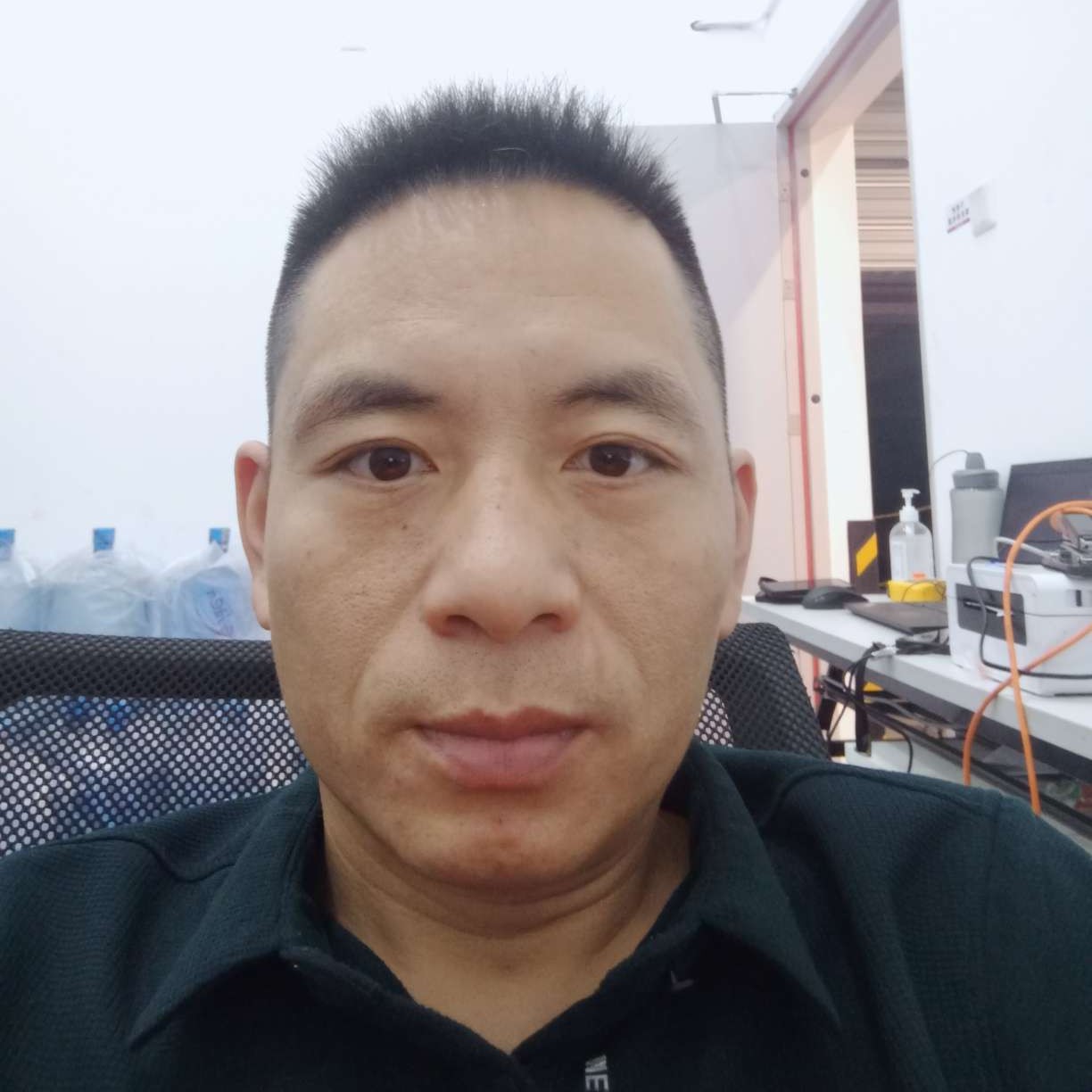 保温杯停止隐忍的照片