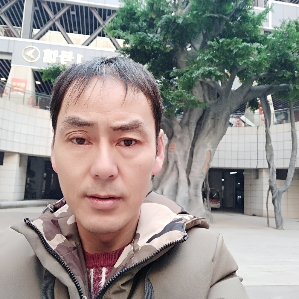 不言失败的男士的照片