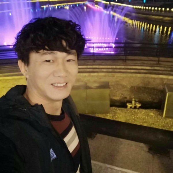 护你左右的照片