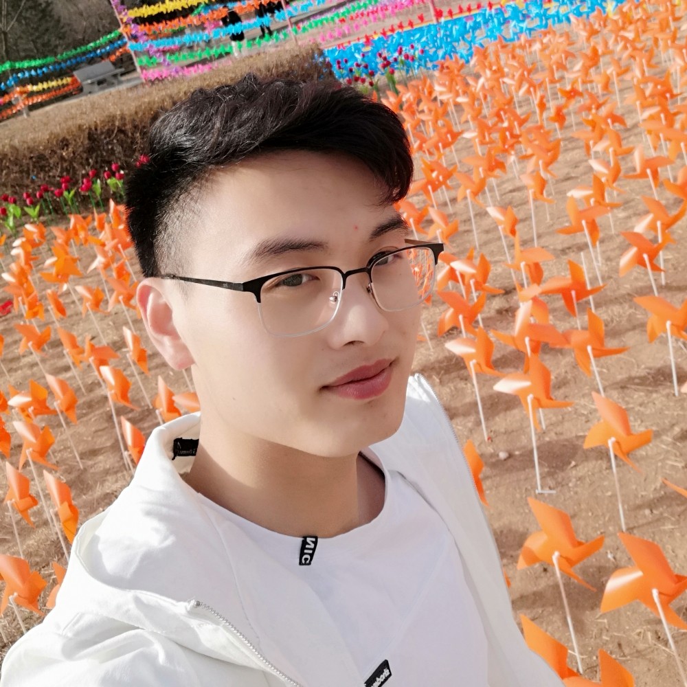 夏天浅吻犹豫的照片