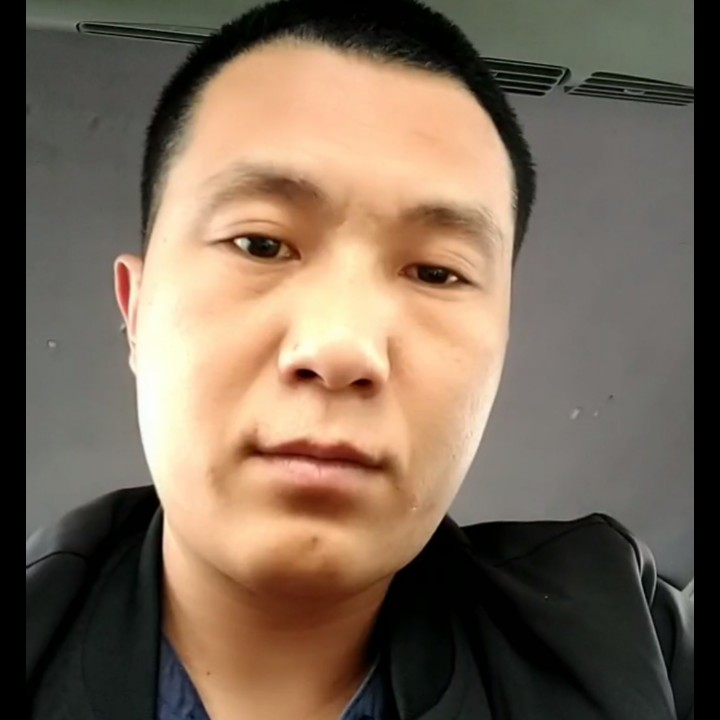 金鱼等待奋斗的照片