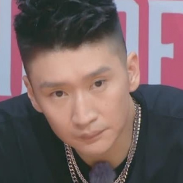 沉默泪了冰淇淋的照片