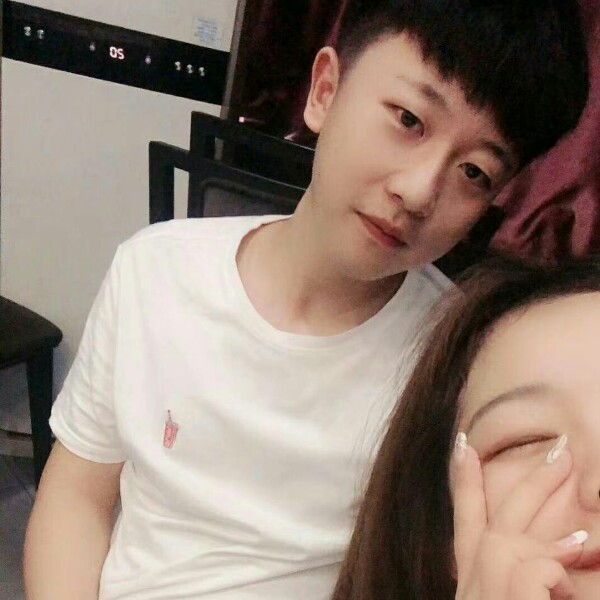 李灿uu的照片
