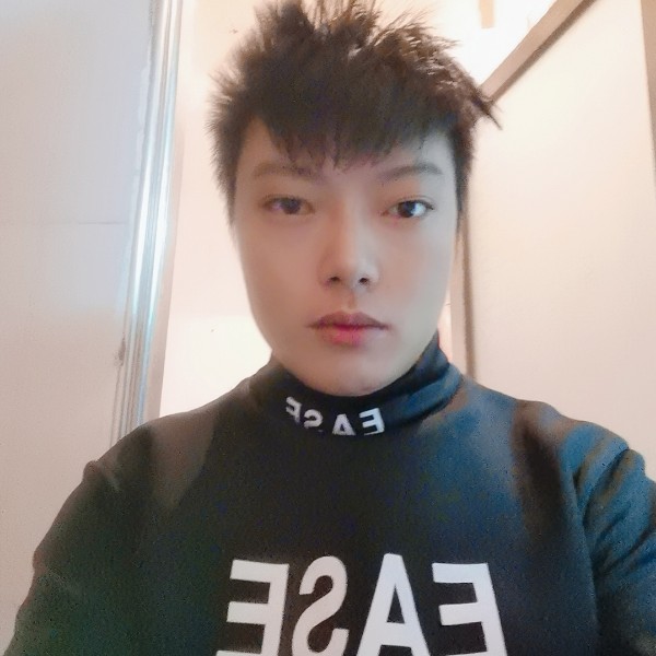 单纯蹙眉哑铃的照片