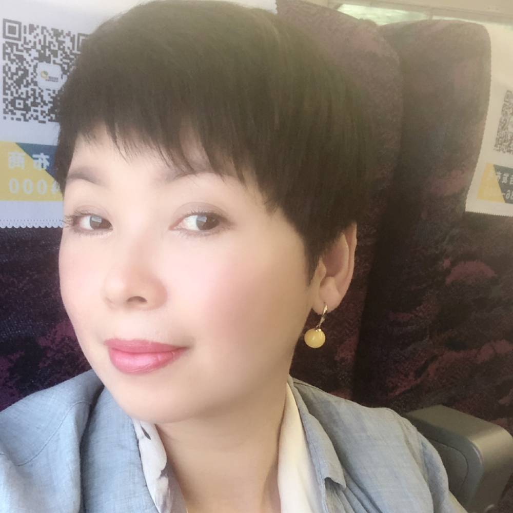 路人浅吻无心的照片