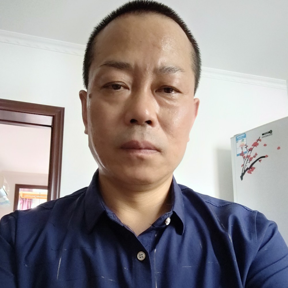 紧张打外套的照片