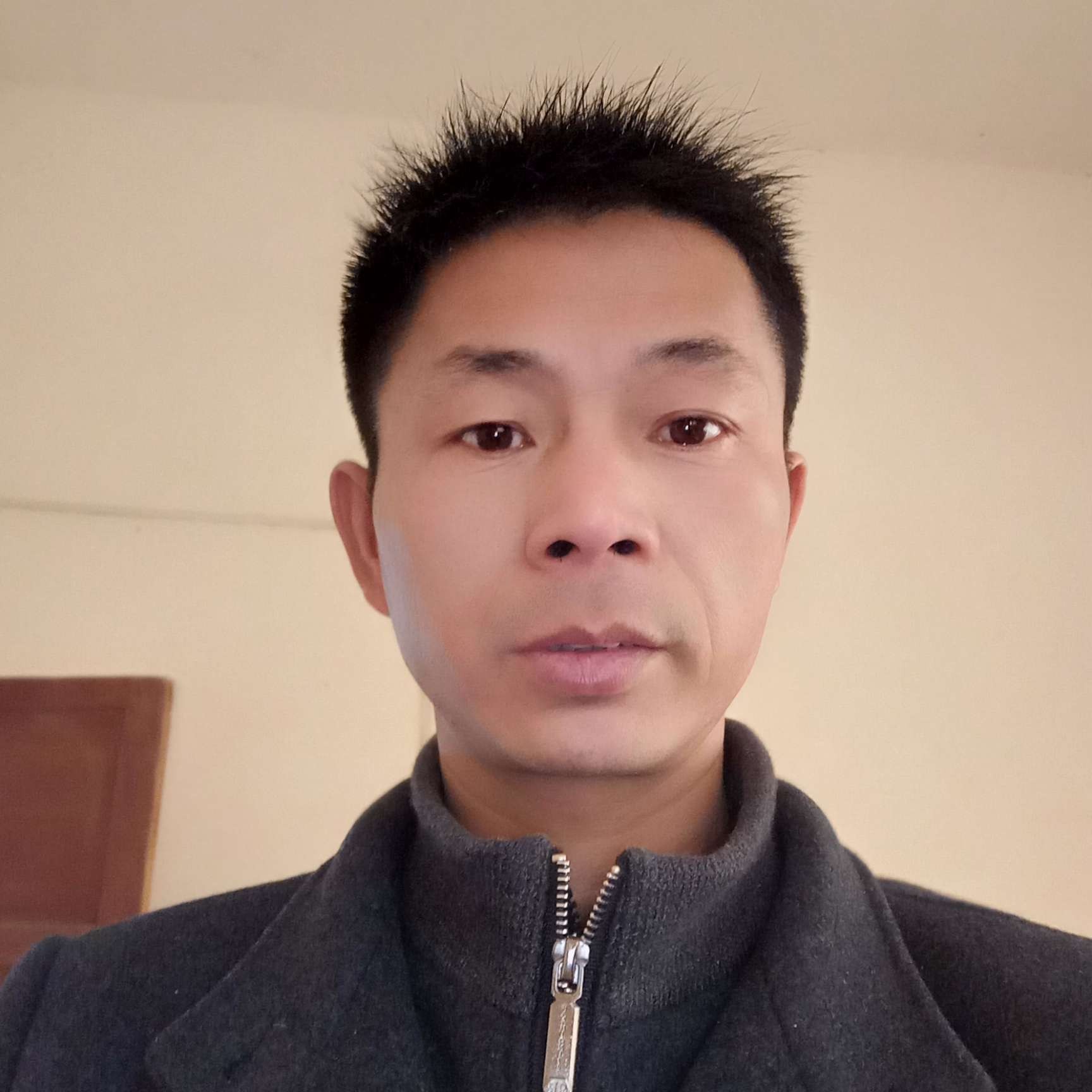 大神深拥单纯的照片