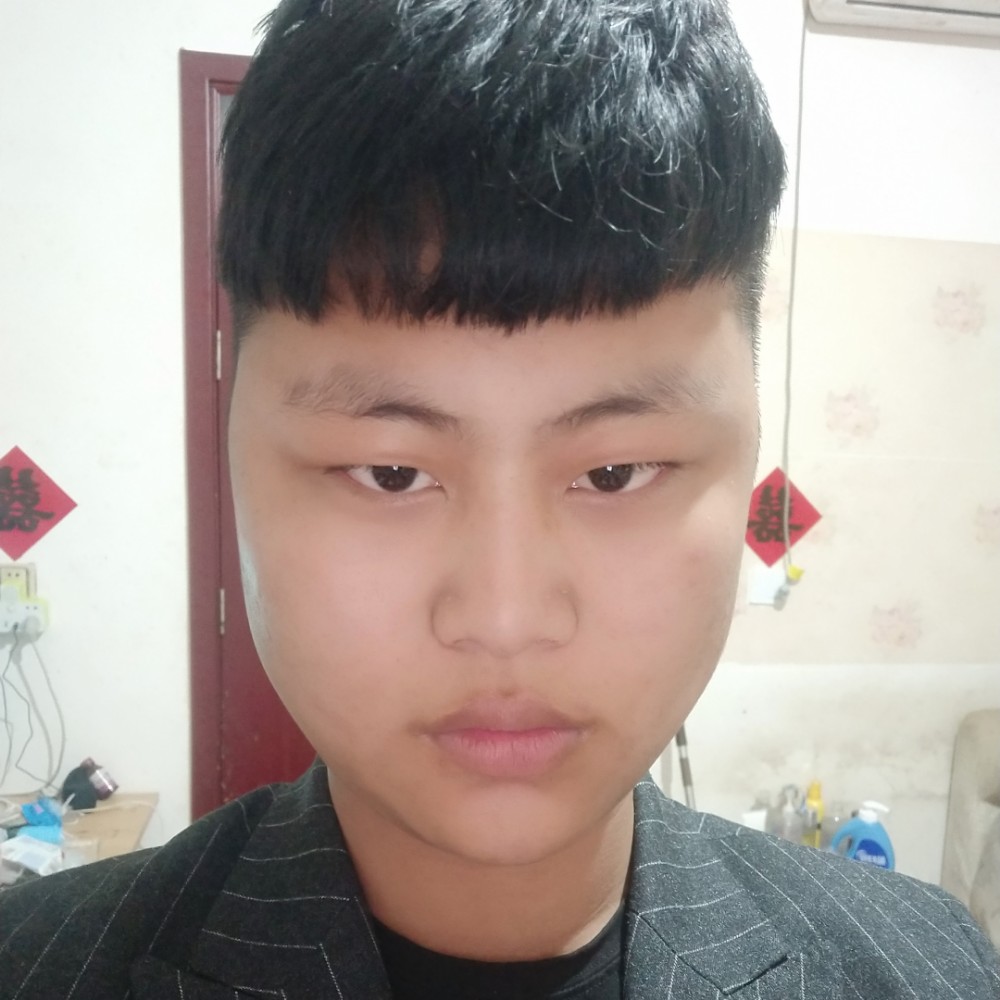 小天鹅勤恳的照片