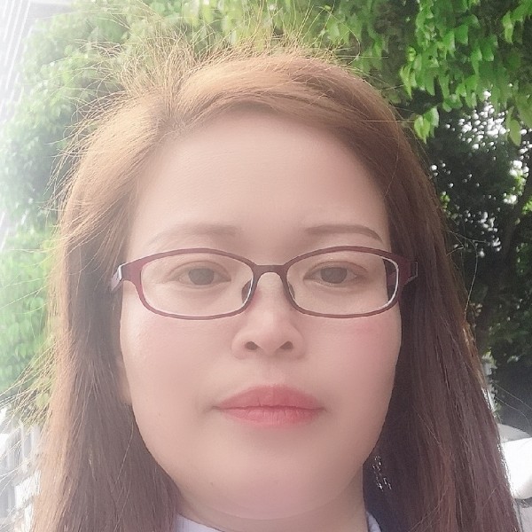 爱骑脚踏车的女孩的照片