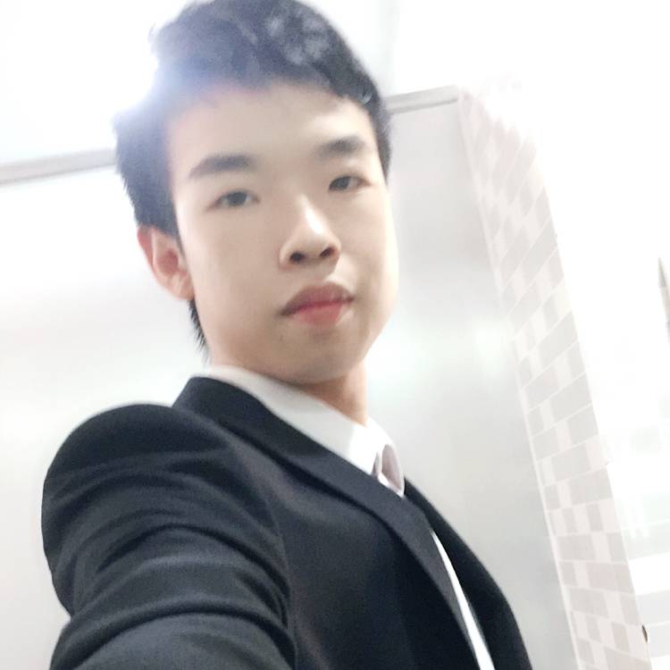 还单身倾心龙猫的照片