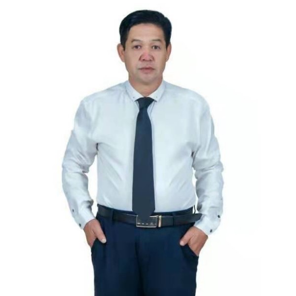草丛拿零碎的照片