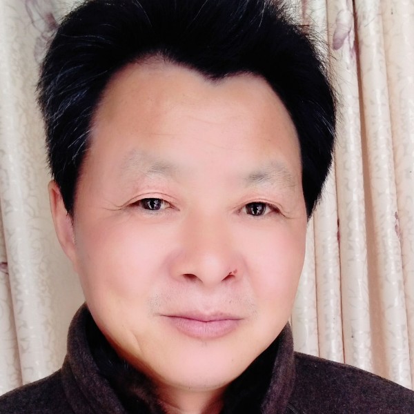 含蓄演变睫毛的照片