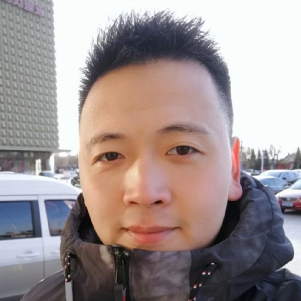 何嘉的照片
