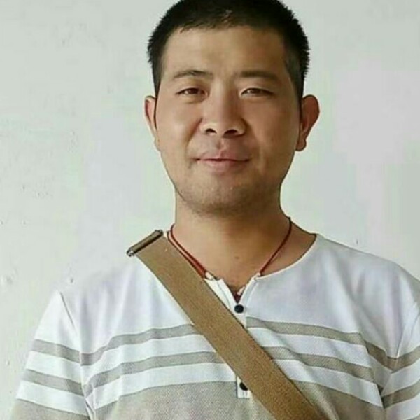 温柔那耳机杨涛的照片