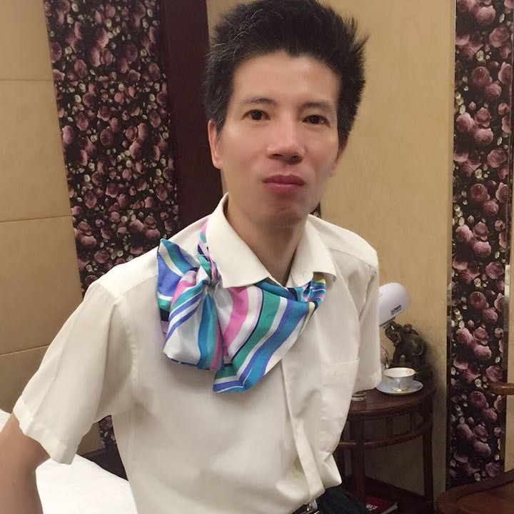 大叔邂逅甜美的照片