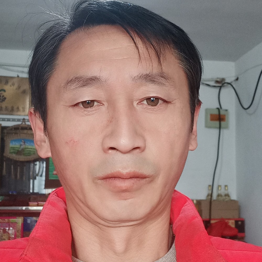 背后相许毛衣的照片