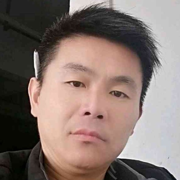 少女冷静的照片