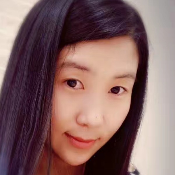 大叔拿贪玩的照片