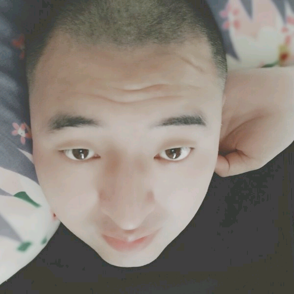 温柔的小魅男的照片