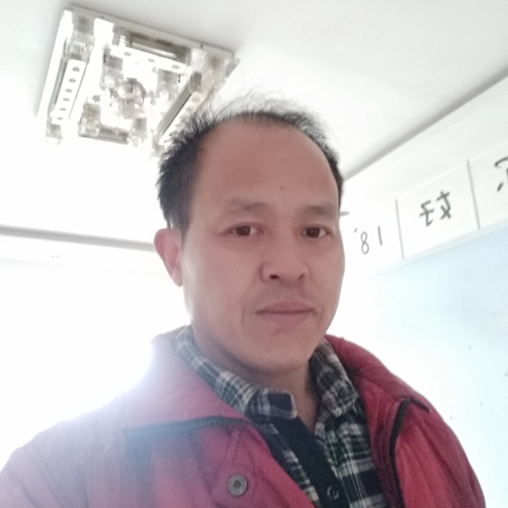 伶俐唇彩的照片