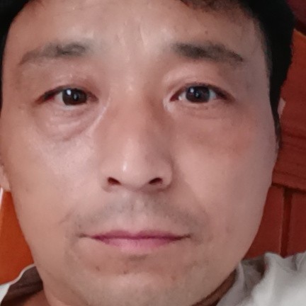 帅哥拾忆冷艳的照片