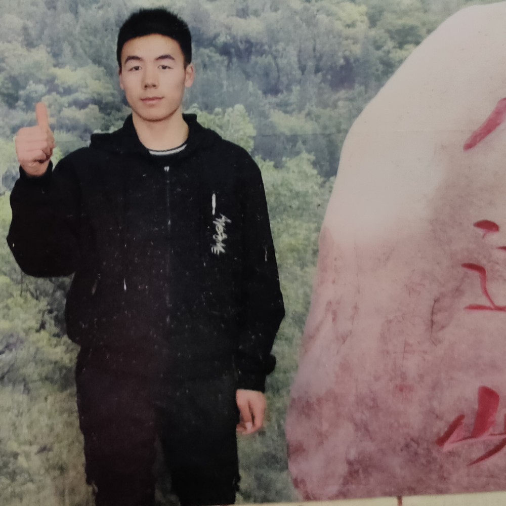 别拿暗恋当饭吃哦的照片