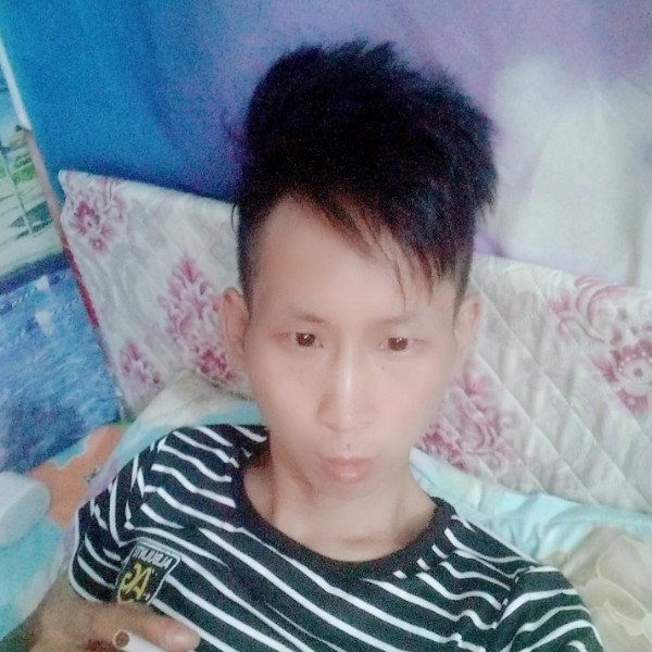 成就漫步小松鼠的照片