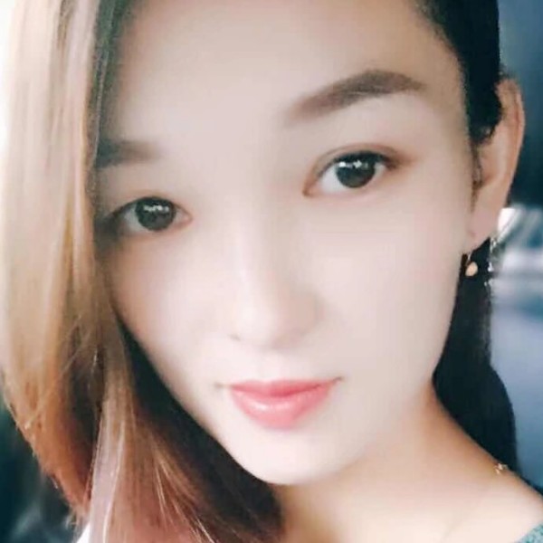 乌龟回眸深情的照片