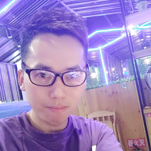 夏天漫步欢呼的照片