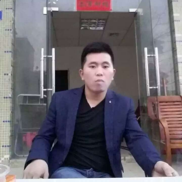 多年ᝰ以后的照片