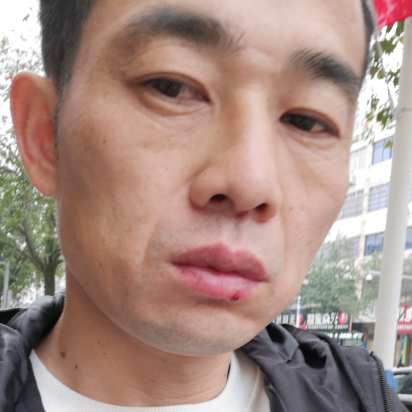罗继的照片
