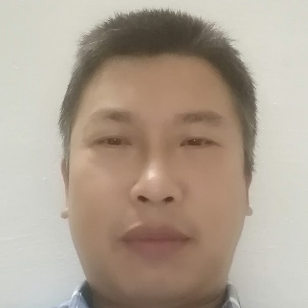 中心等于兴奋的照片