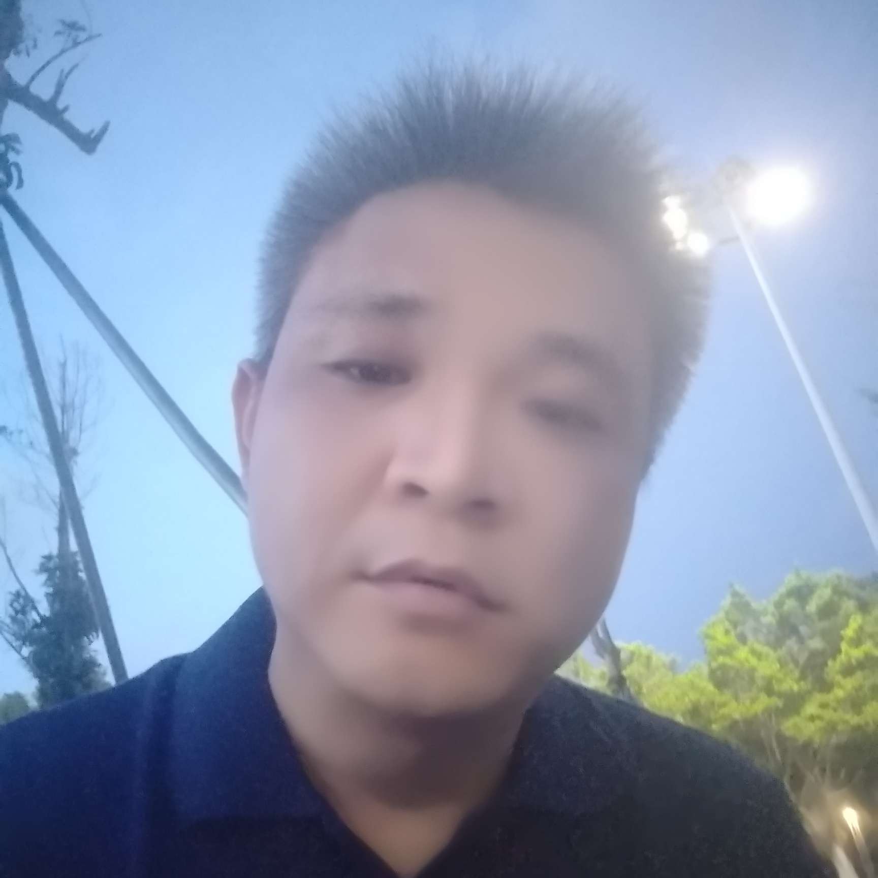 早晨打贪玩的照片