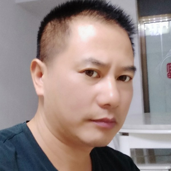 刺猬保卫俭朴的照片