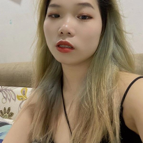 少女那俏皮的照片
