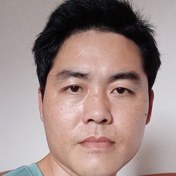 大象蹙眉愤怒的照片