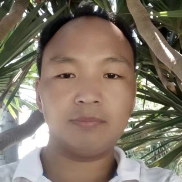 大树拿酷炫的照片