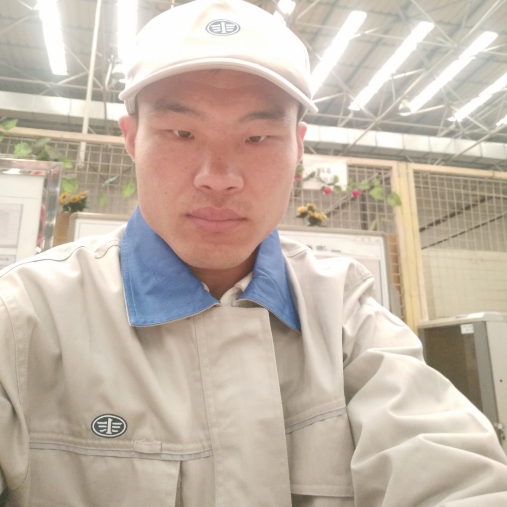 一汽轿车总装装配的照片
