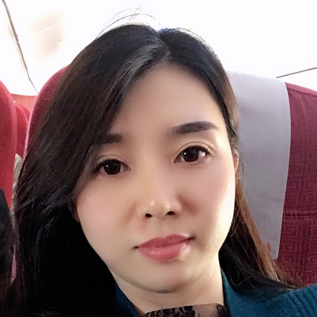 含羞草拿活泼的照片