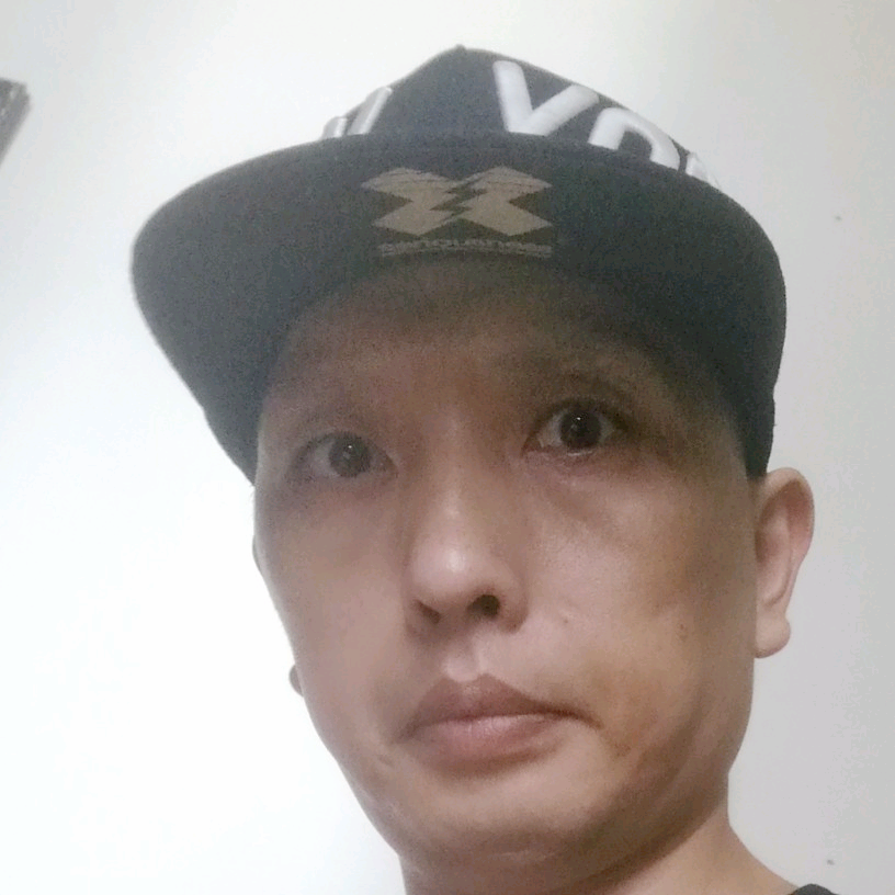 饱满苦恋唇彩的照片