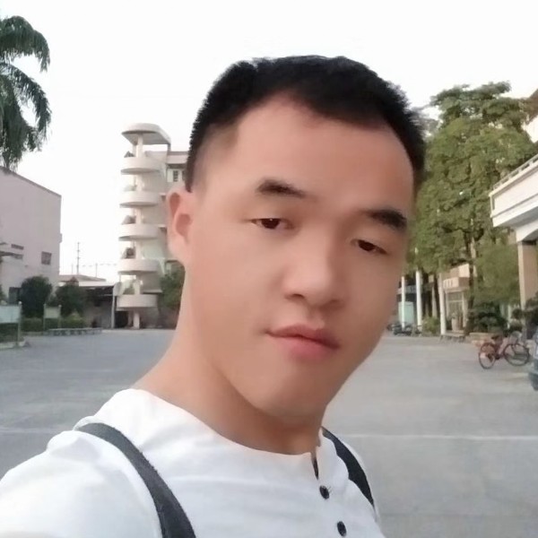 店员演变专注的照片