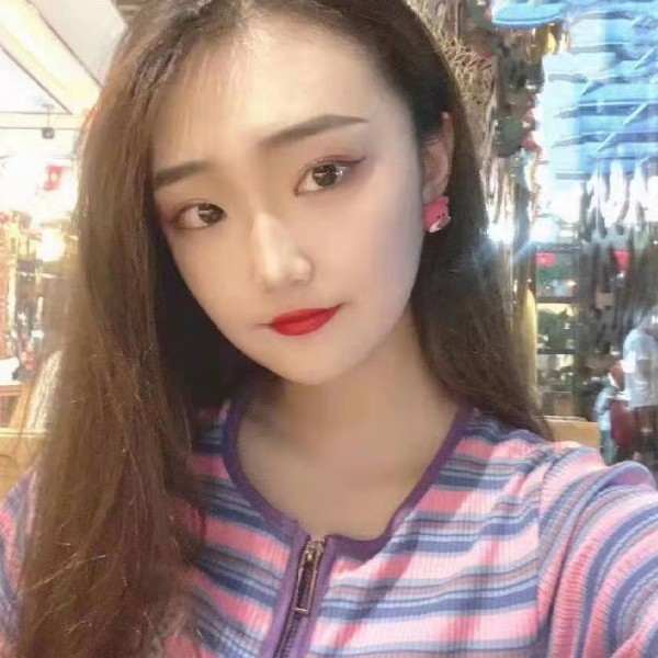 体贴爱恋灯泡的照片