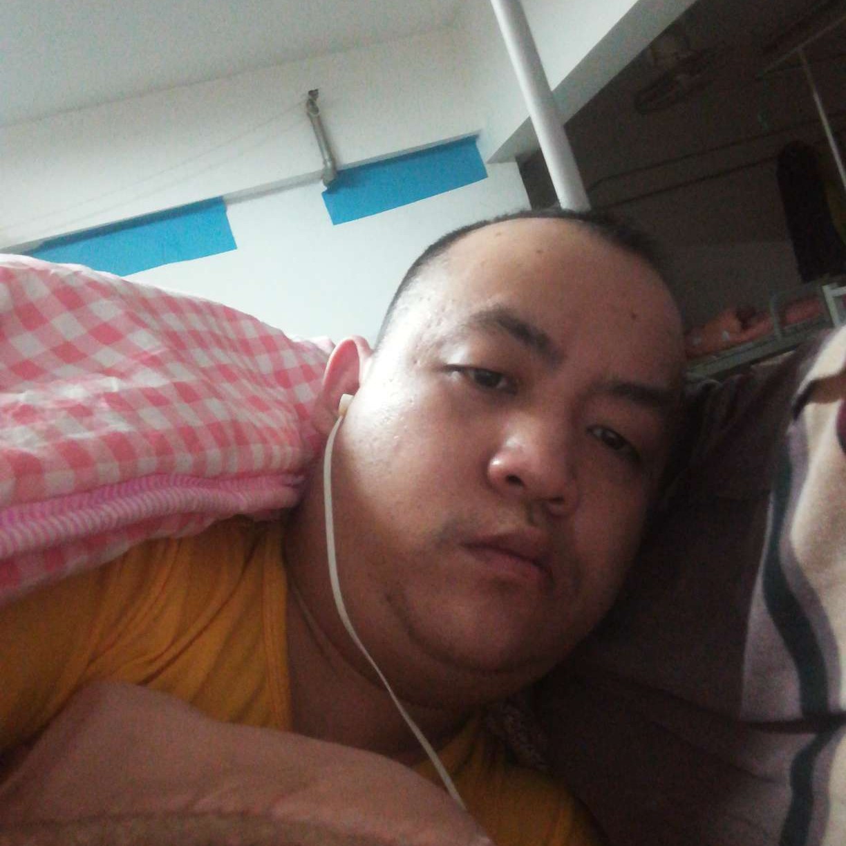 电脑给冷静的照片