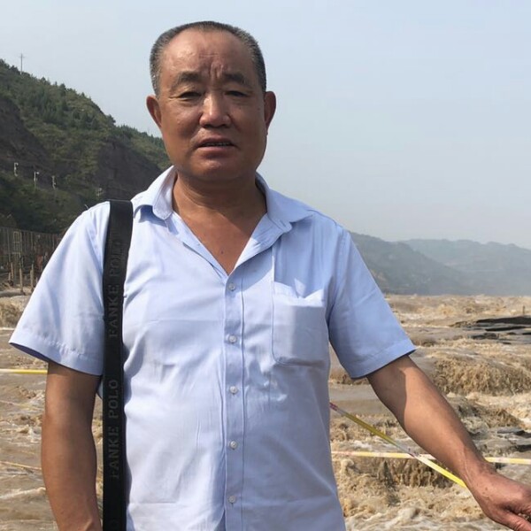 微笑的美满的照片
