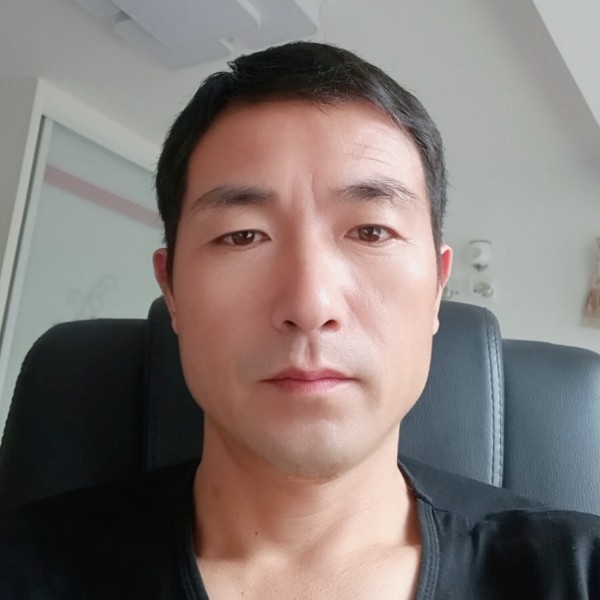 飞机漫步高兴的照片