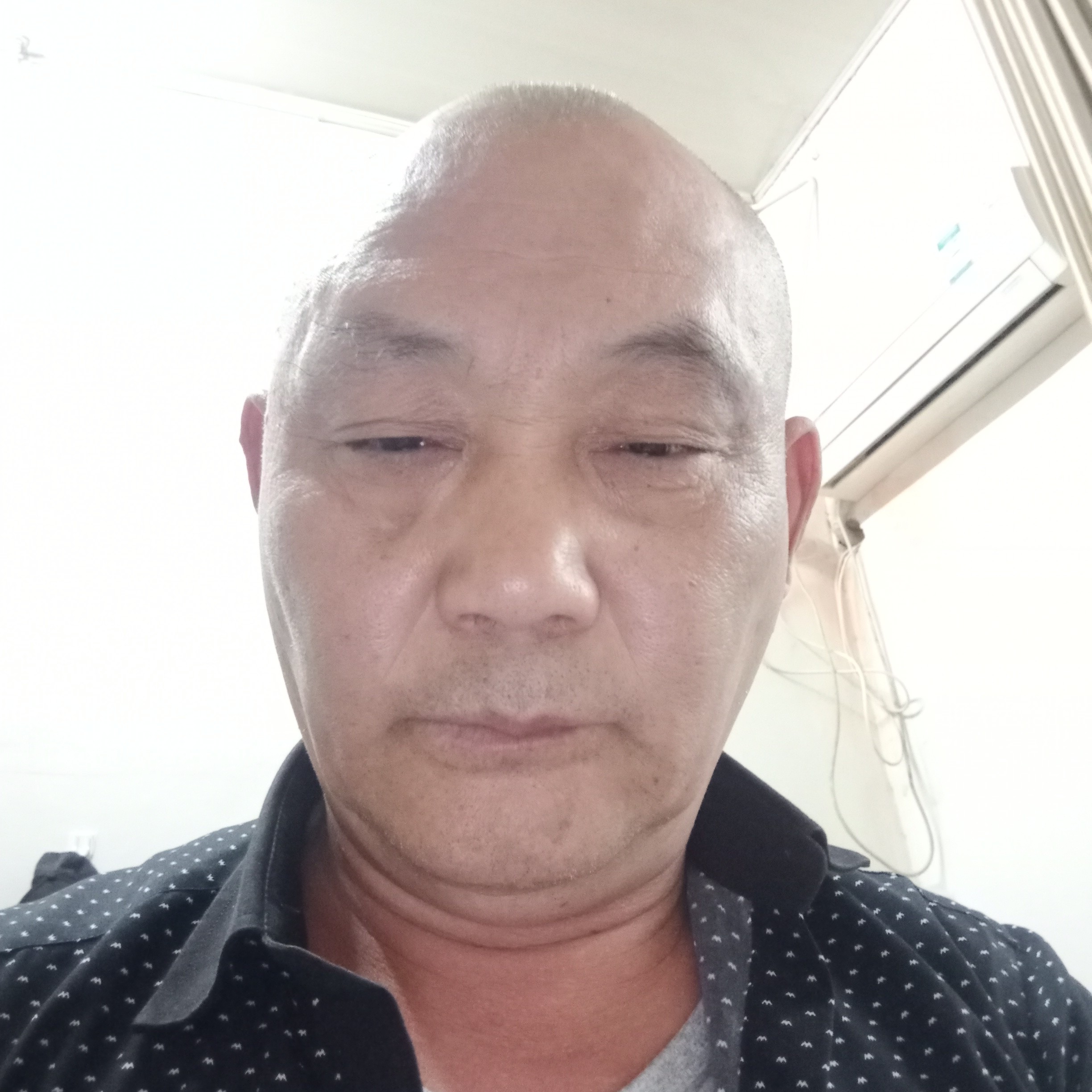 崖悔凝眸愉快的照片